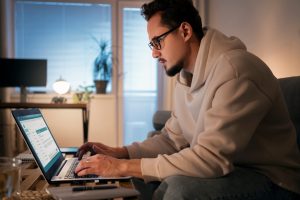 Implementación de WhatsApp con IA en IMPULSA CRM: Una Guía Práctica